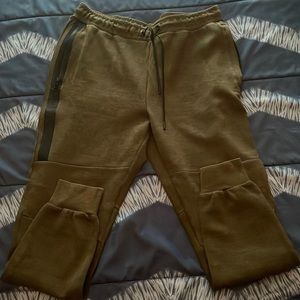 American eagle joggers